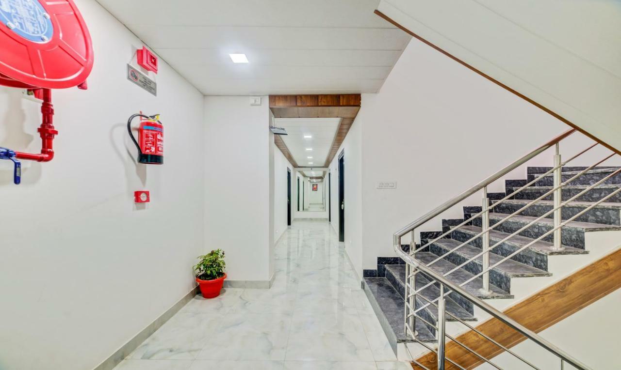 Hotel Nysha Palace Near Igi Airport New Delhi Luaran gambar